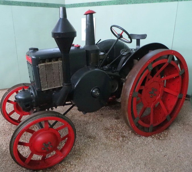 (24) mezzi agricoli d'epoca